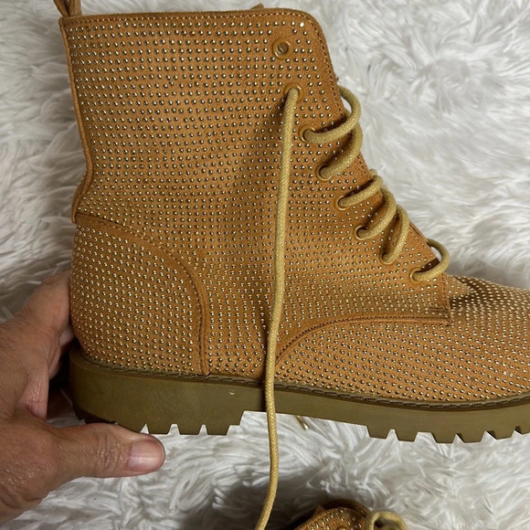 Lilliana Moto Boots Tan with little studs Lace up - Picture 5 of 9